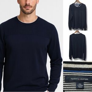 362 Tommy Hilfiger | NWOT Men's Dark Blue Kit Crewneck Sweater (size 2XL)